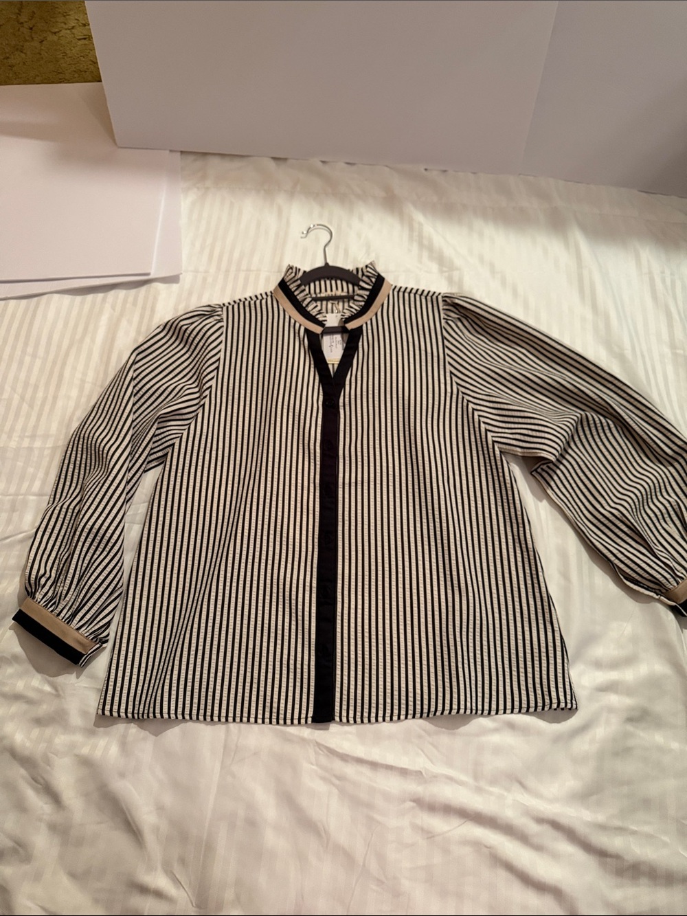 JODIFL Black & White Striped Long-Sleeve Dress Shirt